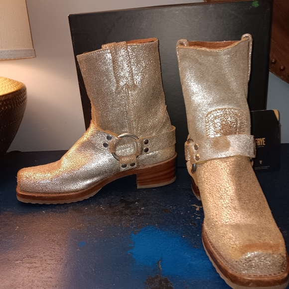Frye silver ring boots - Picture 6 of 7